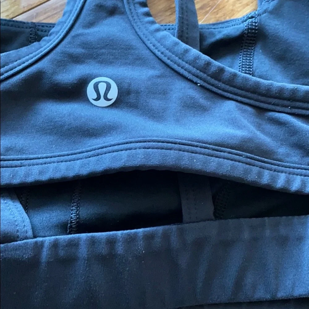 Lululemon sports bra